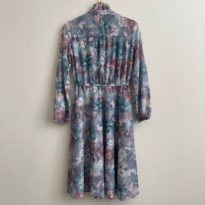 Vintage Floral Elegance Dress